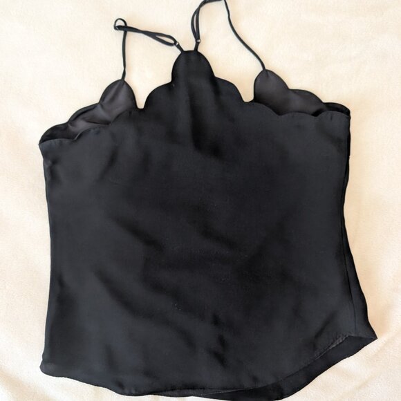 3/$30 Flowy lined tank with scalloped neck line - Picture 6 of 7